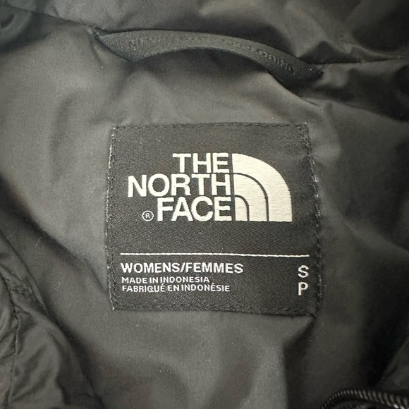 The North Face Womens Insulated Luna Vest Size S Black Quilted Zip Front Pockets - Picture 8 of 16